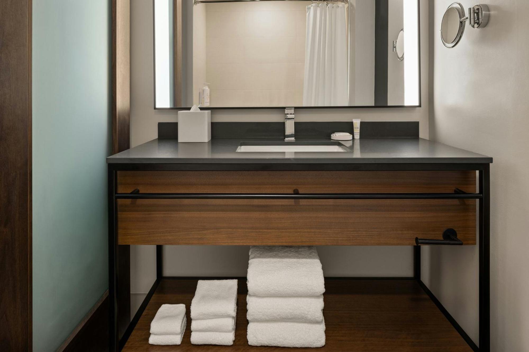 Oshkosh Marriott Waterfront Hotel & Convention Center מראה חיצוני תמונה