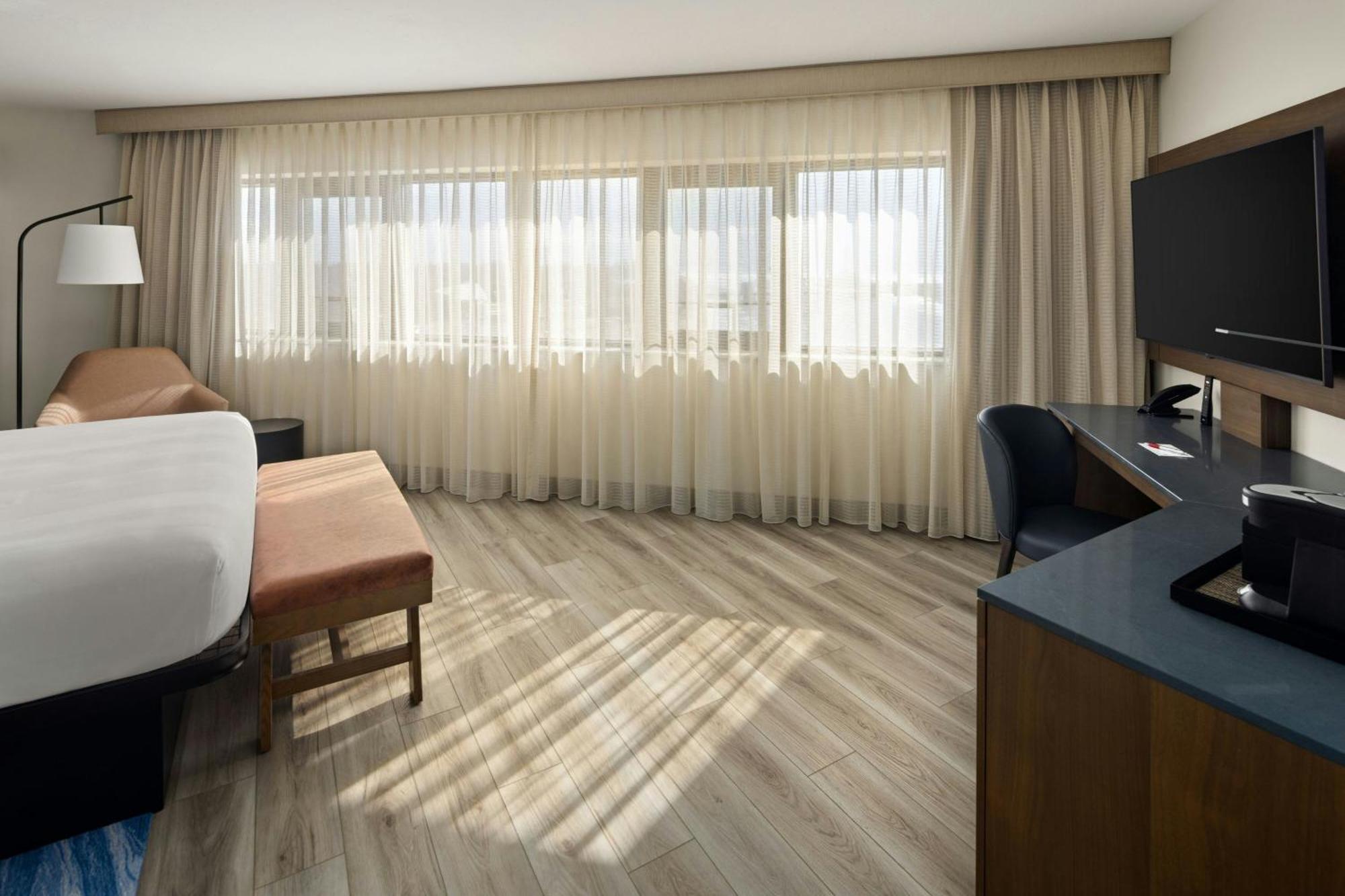 Oshkosh Marriott Waterfront Hotel & Convention Center מראה חיצוני תמונה